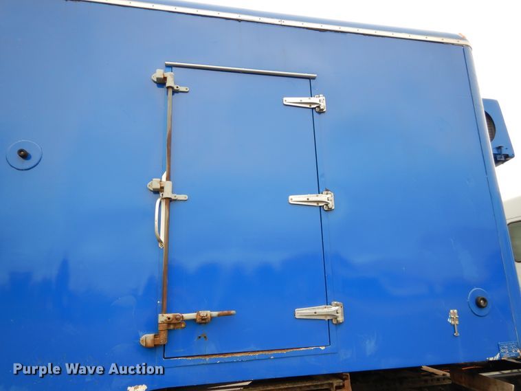 image for item GL9719 2005 Clark refrigerated van trailer