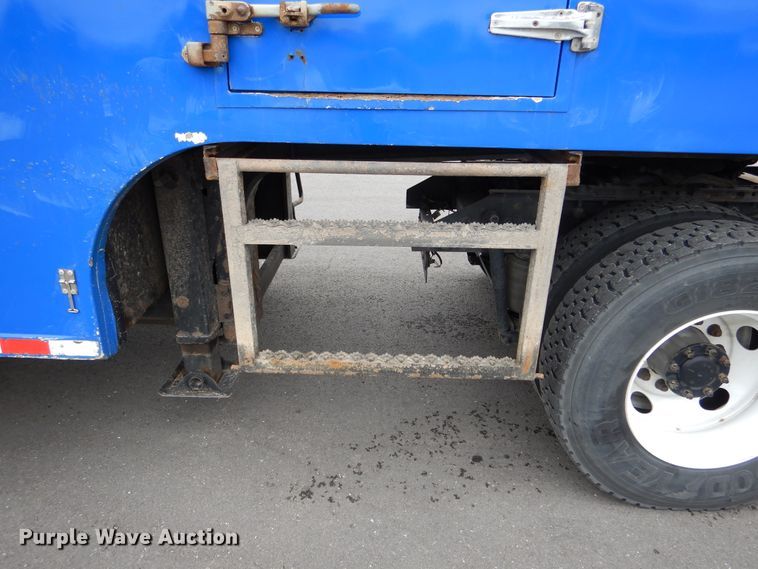 image for item GL9719 2005 Clark refrigerated van trailer