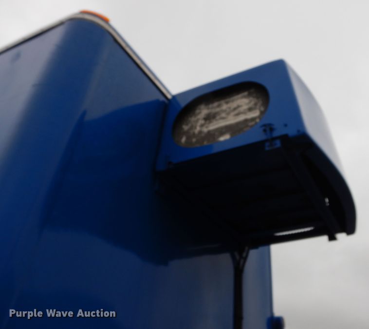 image for item GL9719 2005 Clark refrigerated van trailer