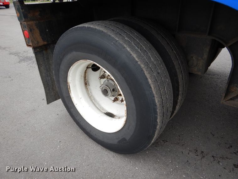 image for item GL9719 2005 Clark refrigerated van trailer