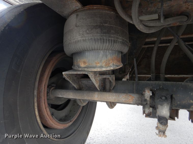 image for item GL9719 2005 Clark refrigerated van trailer