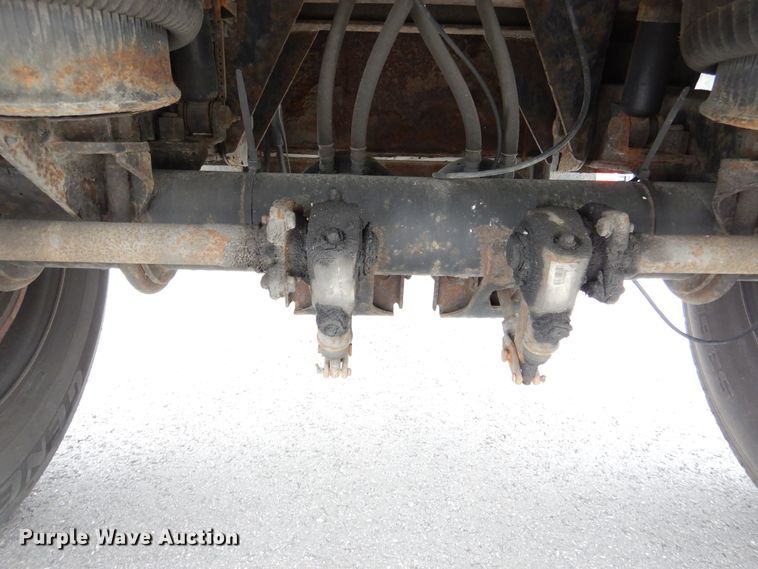 image for item GL9719 2005 Clark refrigerated van trailer