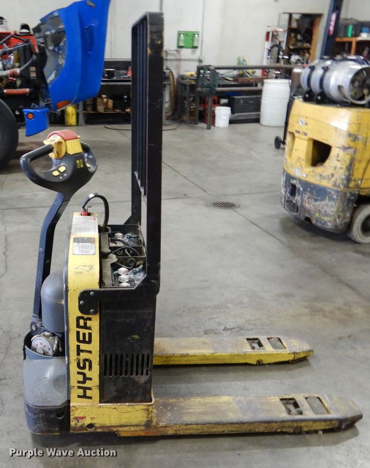 image for item GL9725 Hyster W40Z pallet jack