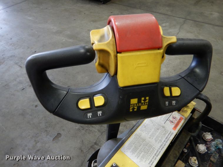 image for item GL9725 Hyster W40Z pallet jack