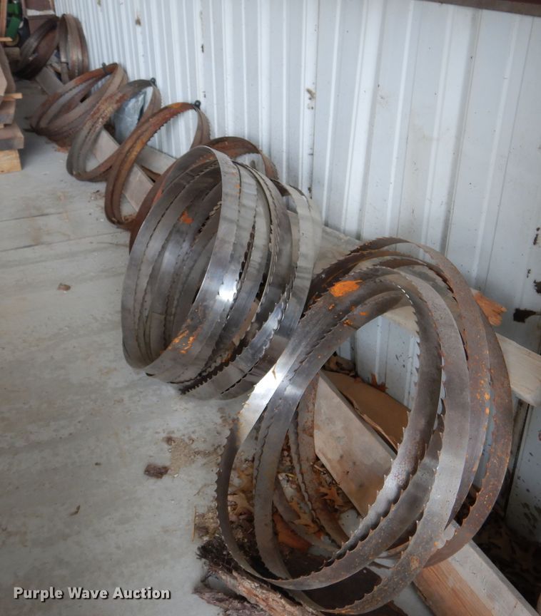 image for item GL9737 Log Master LM6 sawmill