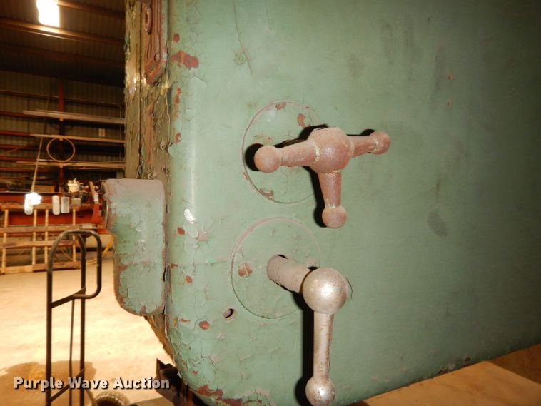 image for item GN9388 Do All V-36 bandsaw