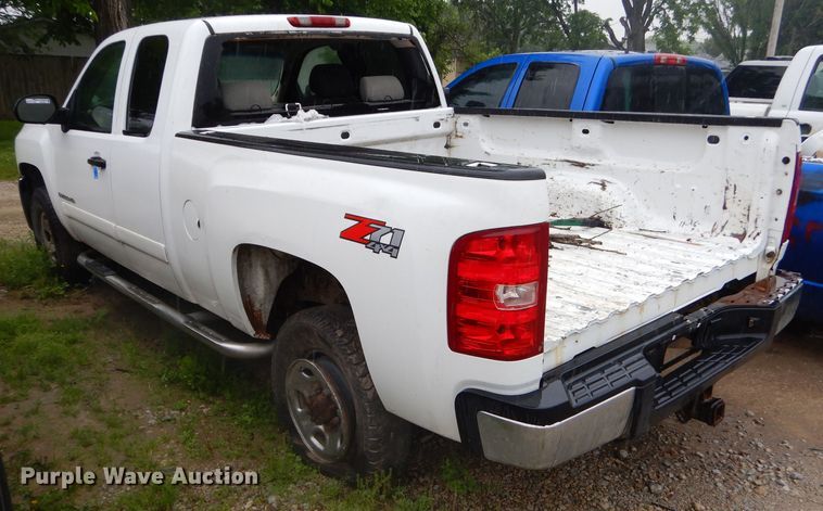 image for item GN9399 2007 Chevrolet Silverado 2500HD  Ext. Cab pickup truck