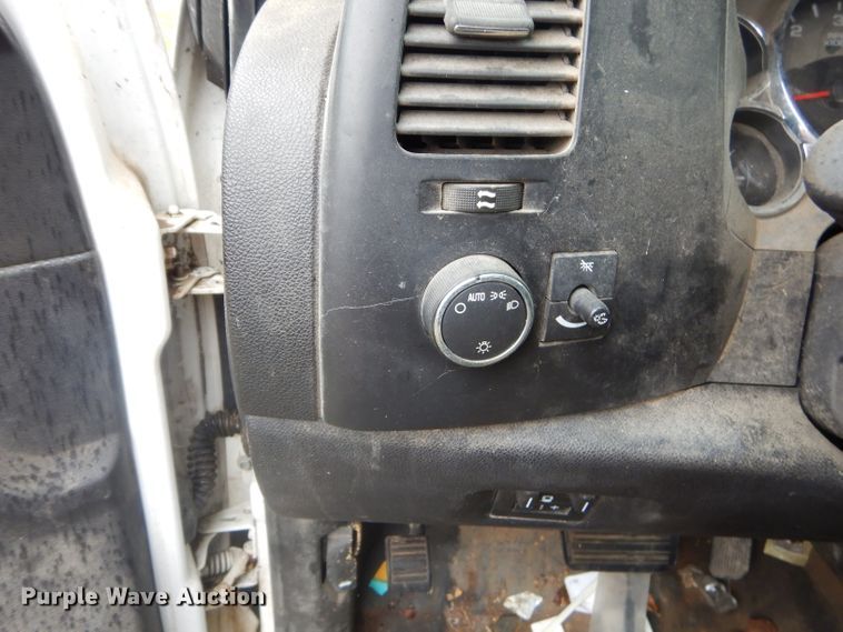 image for item GN9399 2007 Chevrolet Silverado 2500HD  Ext. Cab pickup truck