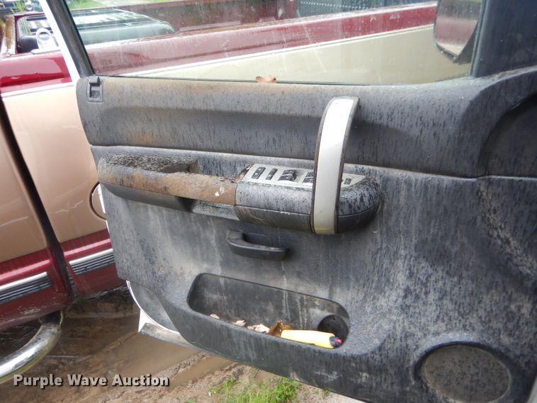 image for item GN9399 2007 Chevrolet Silverado 2500HD  Ext. Cab pickup truck