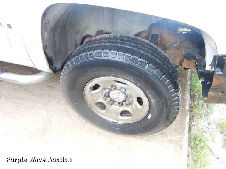 image for item GN9399 2007 Chevrolet Silverado 2500HD  Ext. Cab pickup truck