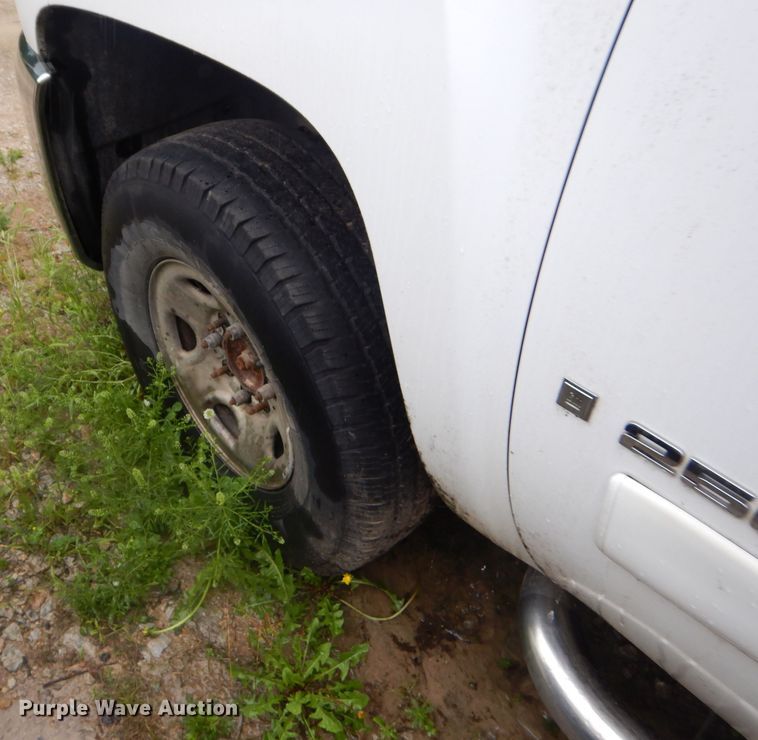 image for item GN9399 2007 Chevrolet Silverado 2500HD  Ext. Cab pickup truck
