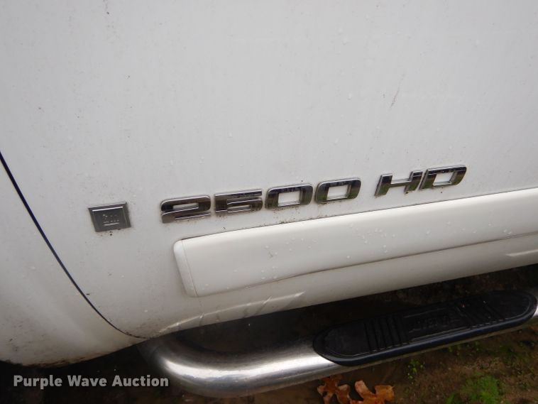 image for item GN9399 2007 Chevrolet Silverado 2500HD  Ext. Cab pickup truck