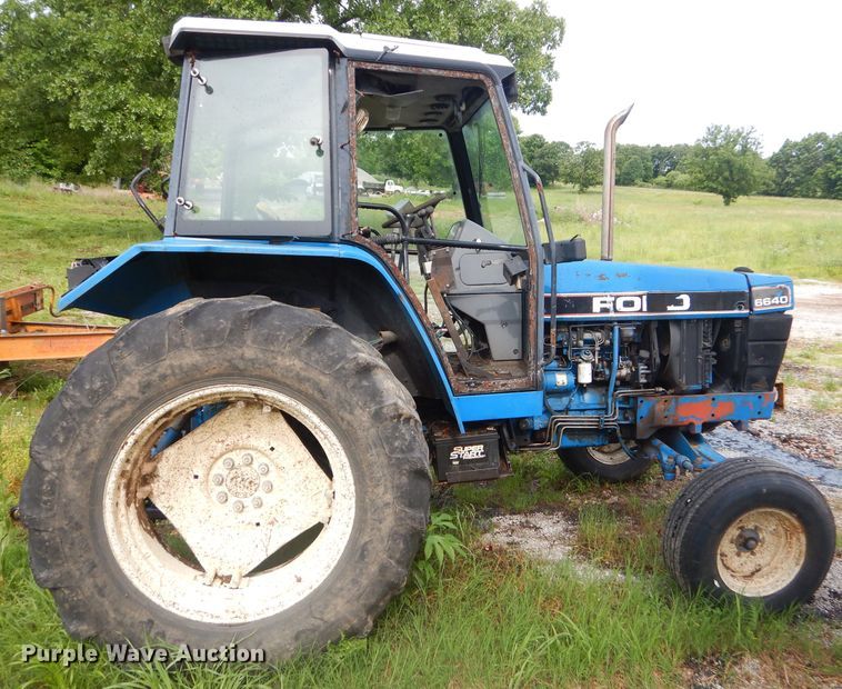 image for item GN9419 1992 Ford 6640  tractor