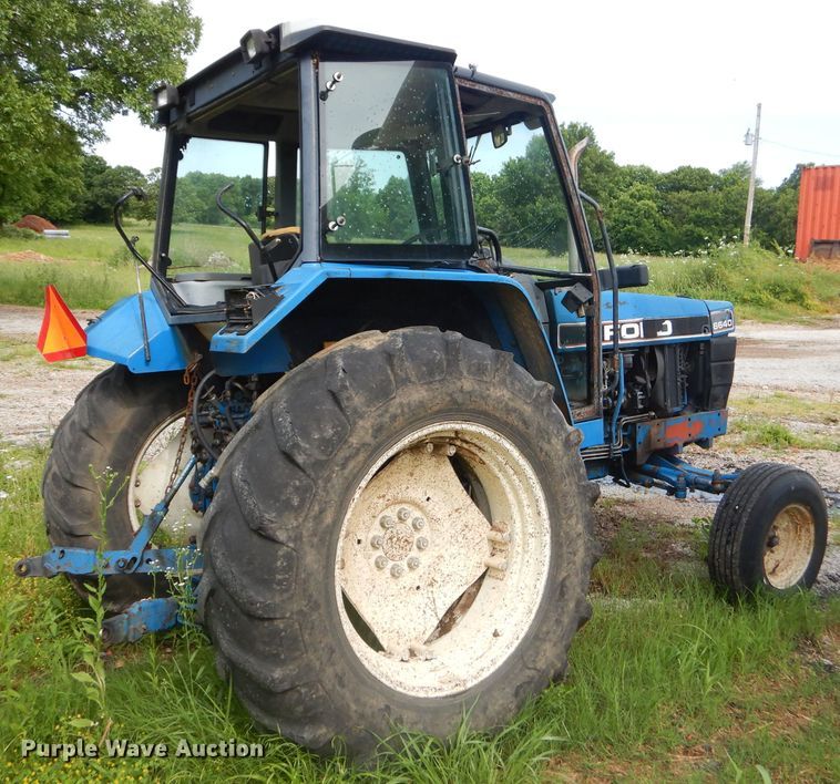 image for item GN9419 1992 Ford 6640  tractor