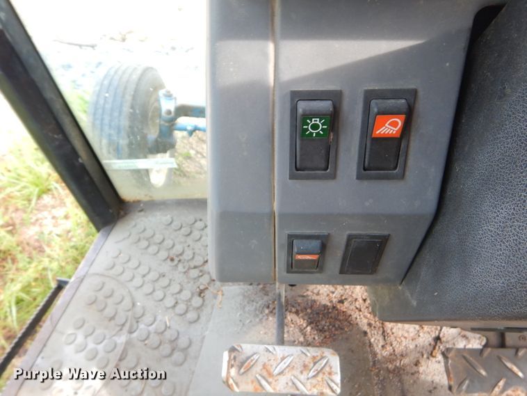 image for item GN9419 1992 Ford 6640  tractor