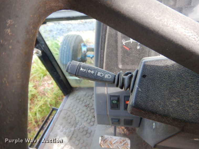 image for item GN9419 1992 Ford 6640  tractor