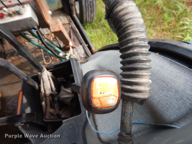 image for item GN9419 1992 Ford 6640  tractor