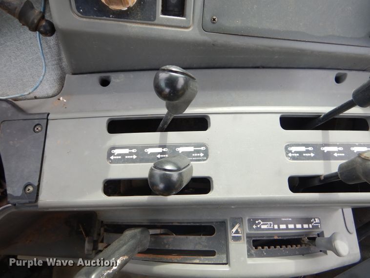 image for item GN9419 1992 Ford 6640  tractor