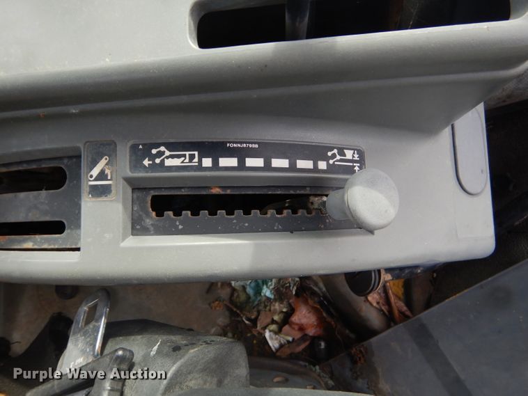 image for item GN9419 1992 Ford 6640  tractor