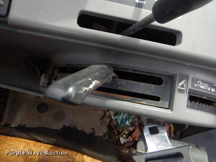 image for item GN9419 1992 Ford 6640  tractor