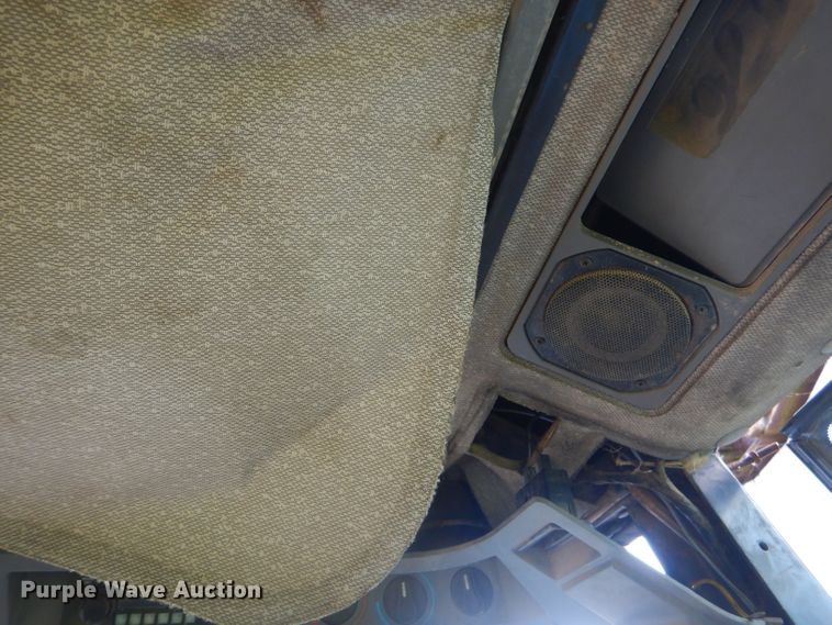 image for item GN9419 1992 Ford 6640  tractor