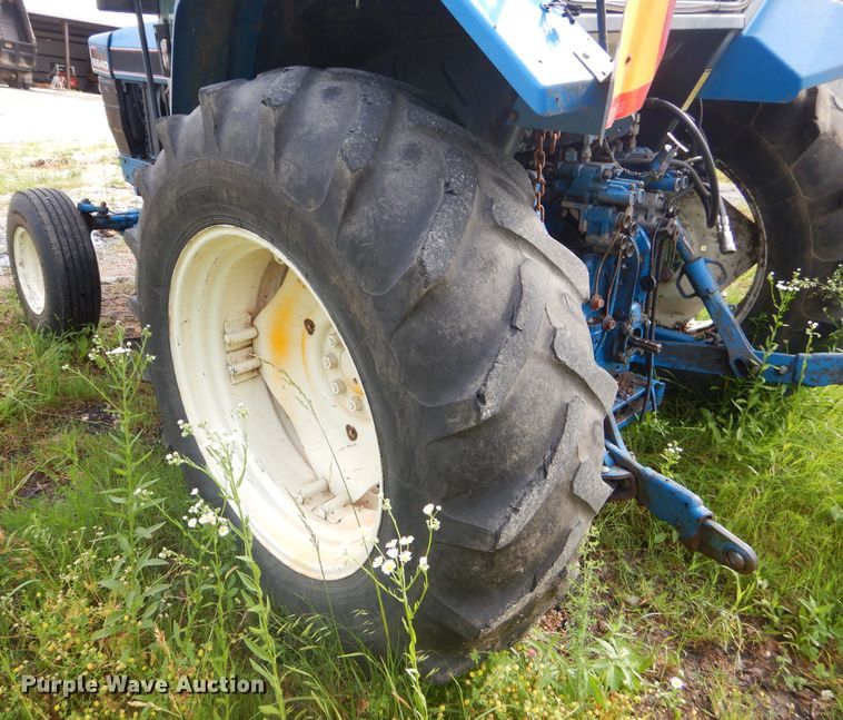 image for item GN9419 1992 Ford 6640  tractor