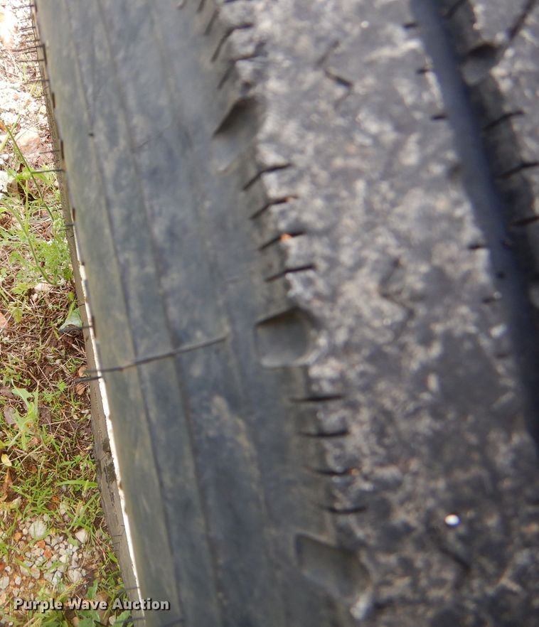 image for item GN9419 1992 Ford 6640  tractor