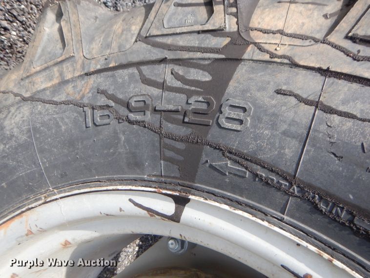 image for item GN9420 Mahindra 6000DI  tractor