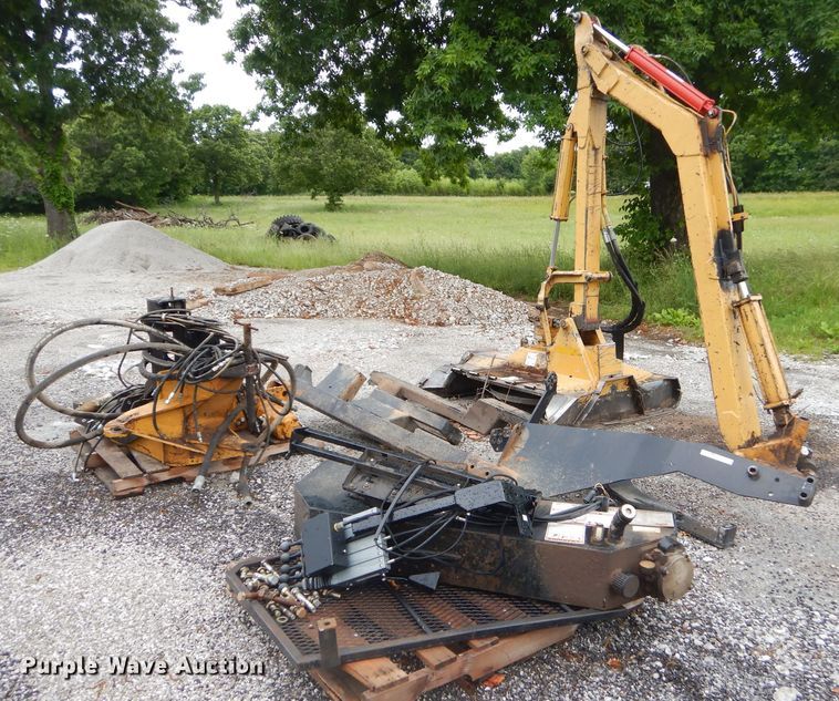 image for item GN9421 Tiger boom mower