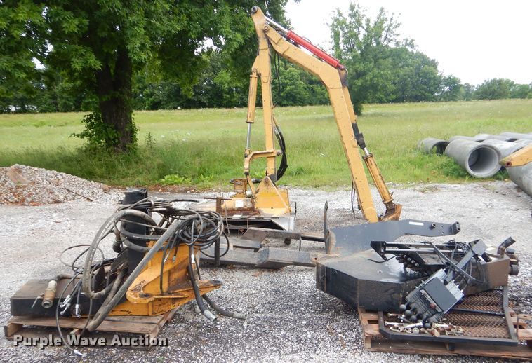 image for item GN9421 Tiger boom mower