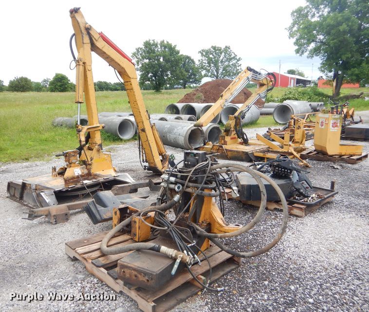 image for item GN9421 Tiger boom mower