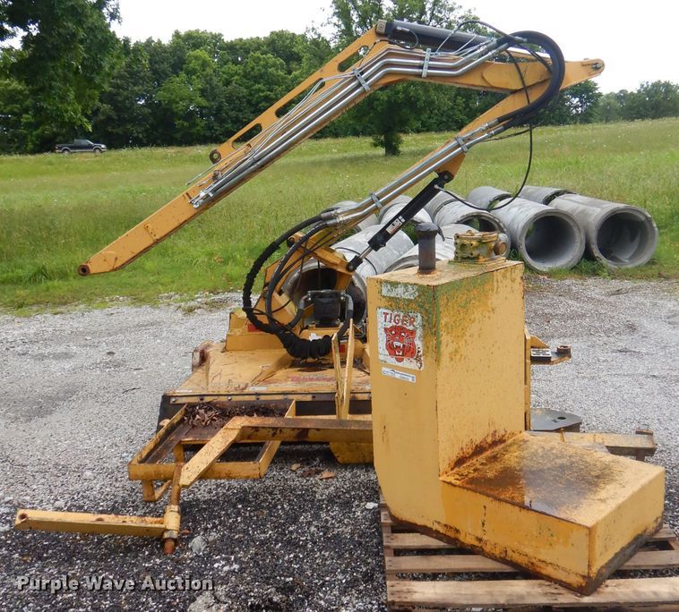 image for item GN9422 Tiger Bengal MB boom mower