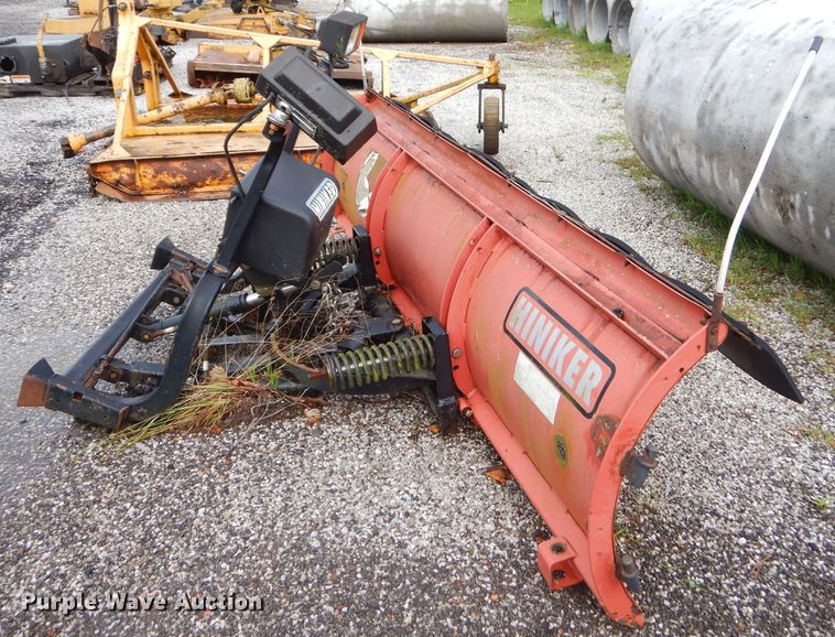image for item GN9425 Hiniker snow plow