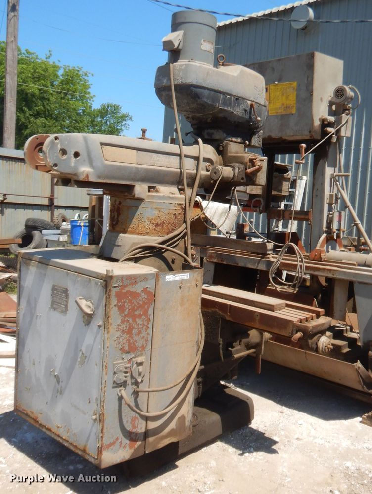 image for item GN9430 Bridgeport Series II milling machine