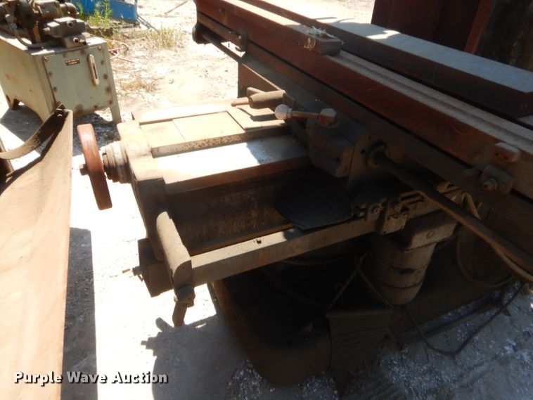 image for item GN9430 Bridgeport Series II milling machine