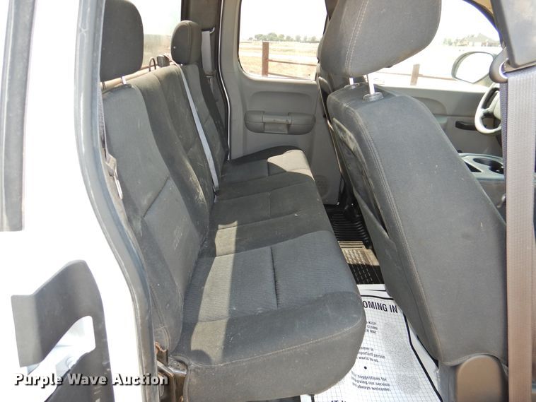 image for item GN9898 2012 Chevrolet Silverado 2500HD  Ext. Cab pickup truck