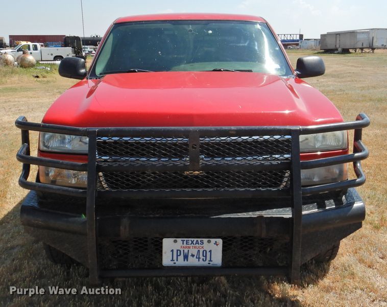 image for item GN9899 2007 Chevrolet Silverado 2500  Ext. Cab bale bed pickup truck