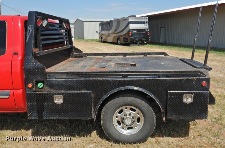 image for item GN9899 2007 Chevrolet Silverado 2500  Ext. Cab bale bed pickup truck