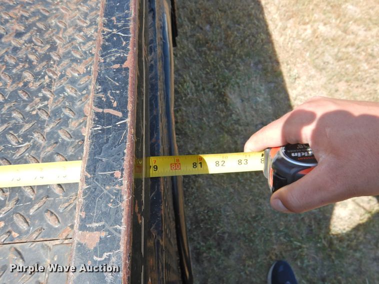 image for item GN9899 2007 Chevrolet Silverado 2500  Ext. Cab bale bed pickup truck