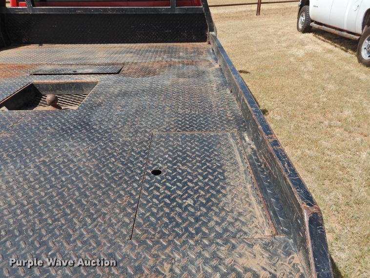 image for item GN9899 2007 Chevrolet Silverado 2500  Ext. Cab bale bed pickup truck