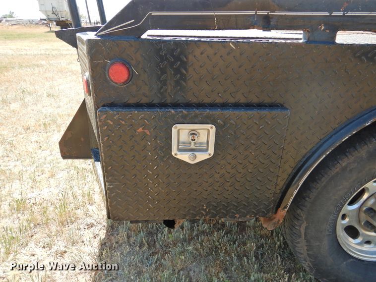 image for item GN9899 2007 Chevrolet Silverado 2500  Ext. Cab bale bed pickup truck