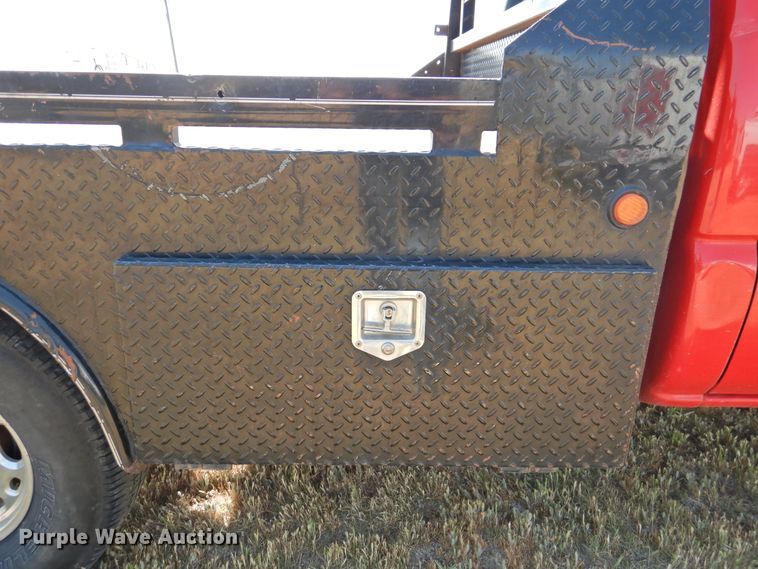 image for item GN9899 2007 Chevrolet Silverado 2500  Ext. Cab bale bed pickup truck