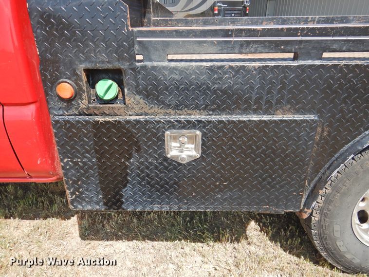 image for item GN9899 2007 Chevrolet Silverado 2500  Ext. Cab bale bed pickup truck