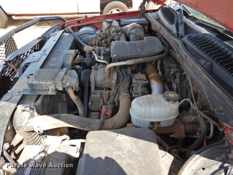 image for item GN9899 2007 Chevrolet Silverado 2500  Ext. Cab bale bed pickup truck