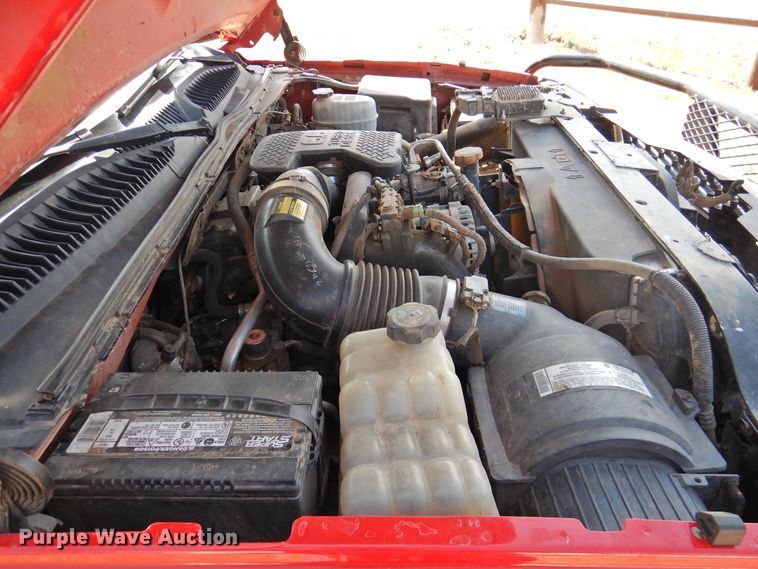 image for item GN9899 2007 Chevrolet Silverado 2500  Ext. Cab bale bed pickup truck