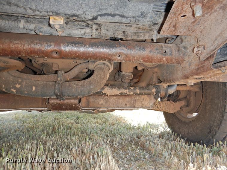 image for item GN9899 2007 Chevrolet Silverado 2500  Ext. Cab bale bed pickup truck