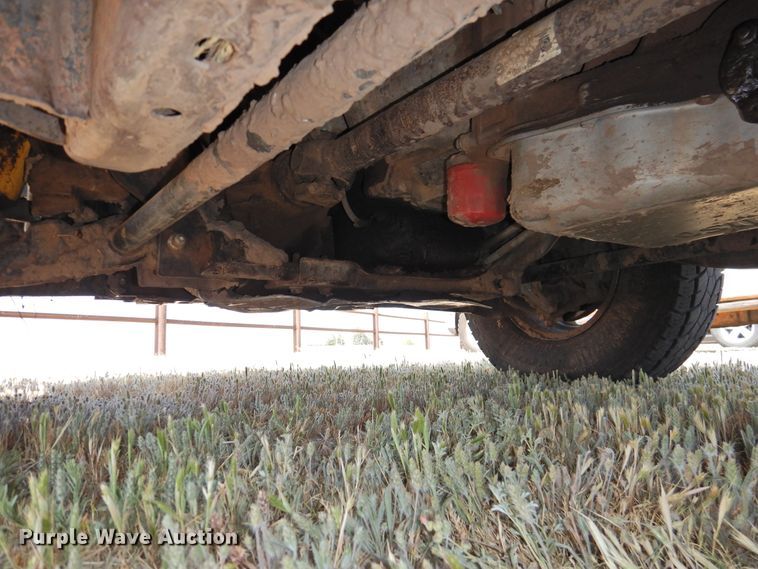 image for item GN9899 2007 Chevrolet Silverado 2500  Ext. Cab bale bed pickup truck