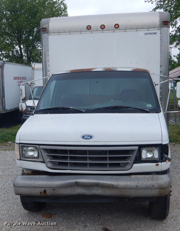 image for item GO9693 1995 Ford Econoline E350  box truck