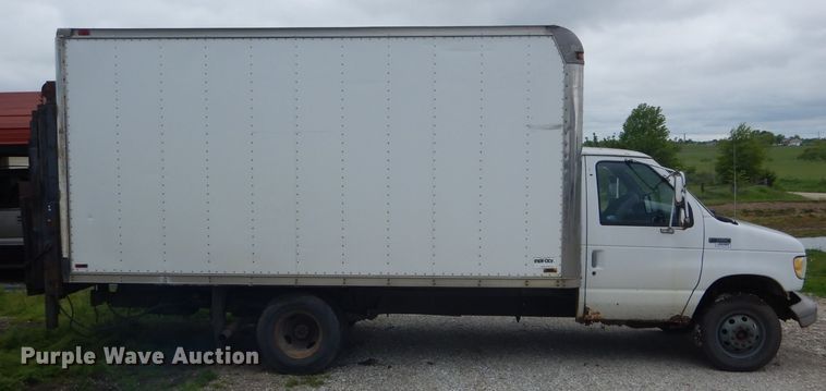 image for item GO9693 1995 Ford Econoline E350  box truck