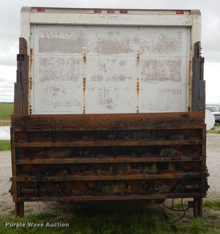 image for item GO9693 1995 Ford Econoline E350  box truck